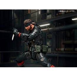 113142 - Revoltech A.y. Metal Gear Solid Delta Naked Snake Sneaking S.