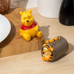 PALADONE - Winnie And Tigger Salt and Pepper Shakers